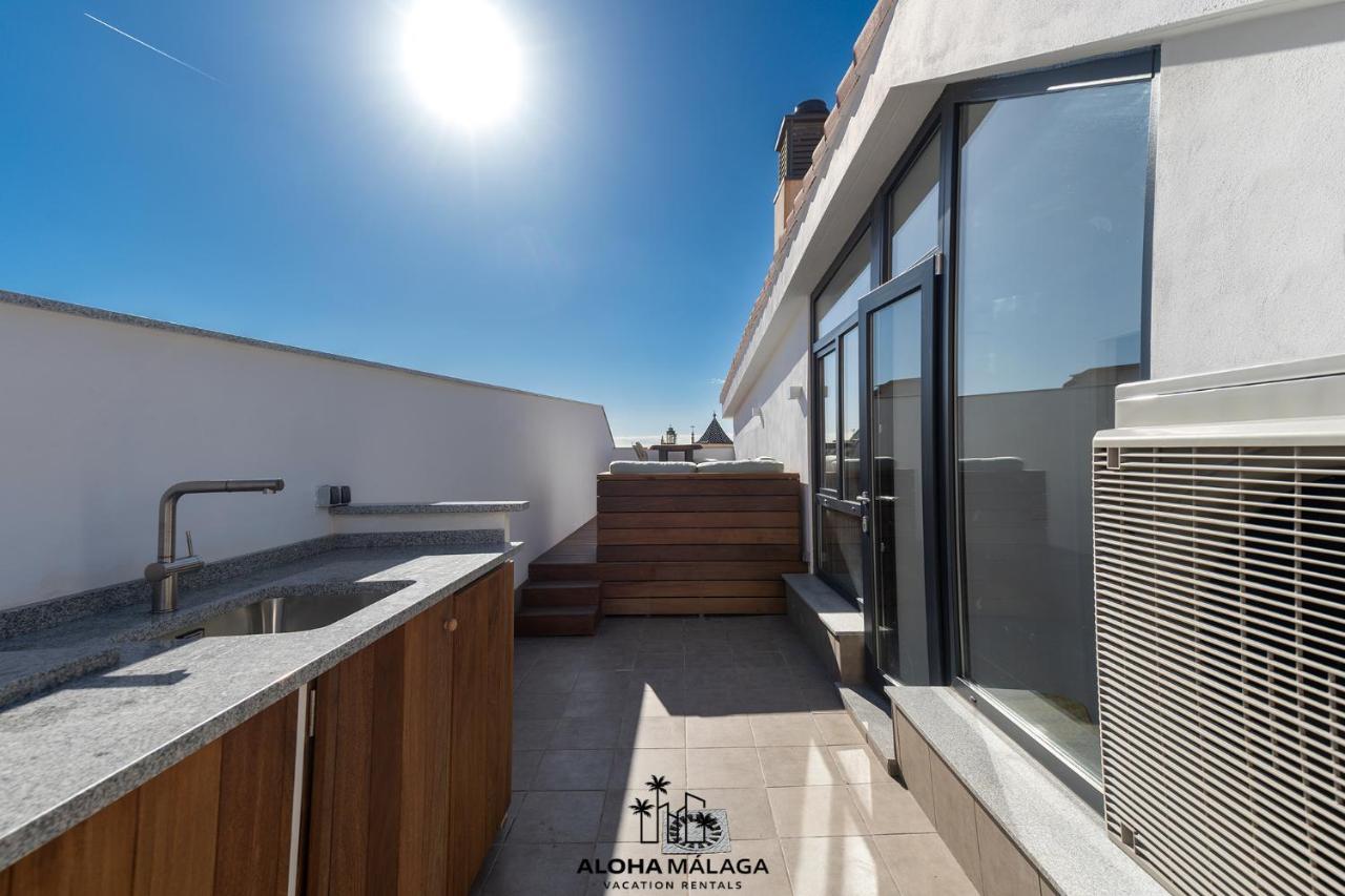 Luxury Duplex With Pool And Padel Court In Town Appartement Málaga Buitenkant foto